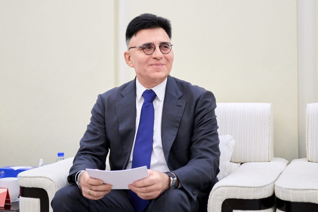 Александр Жаров